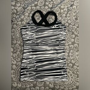 Under Armour Heat Gear Workout Top/Tank, size M, excellent condition!